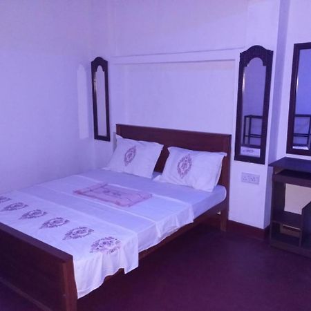 Relax Home Rambukkana Exterior photo