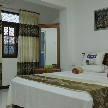 Relax Home Rambukkana Exterior photo