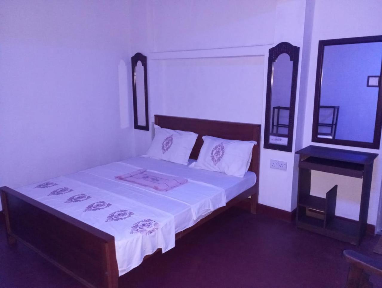 Relax Home Rambukkana Exterior photo