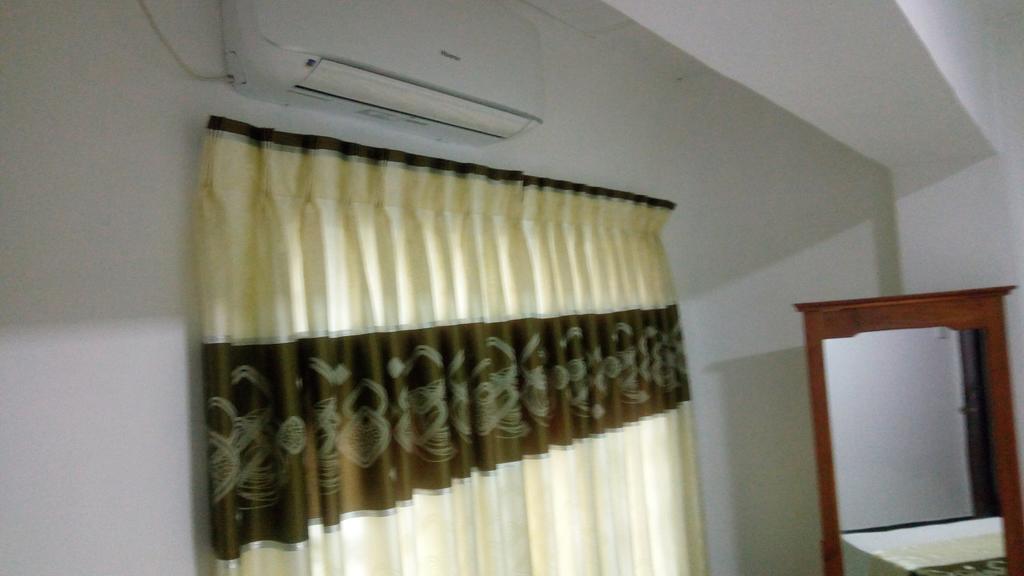 Relax Home Rambukkana Exterior photo