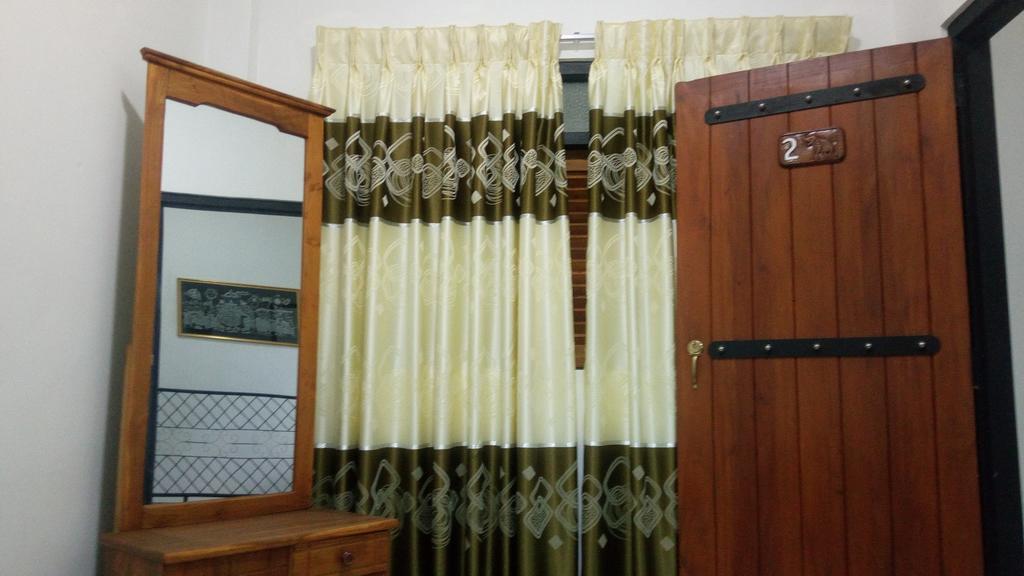 Relax Home Rambukkana Exterior photo